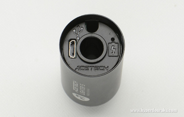 USBマイクロB充電ポート