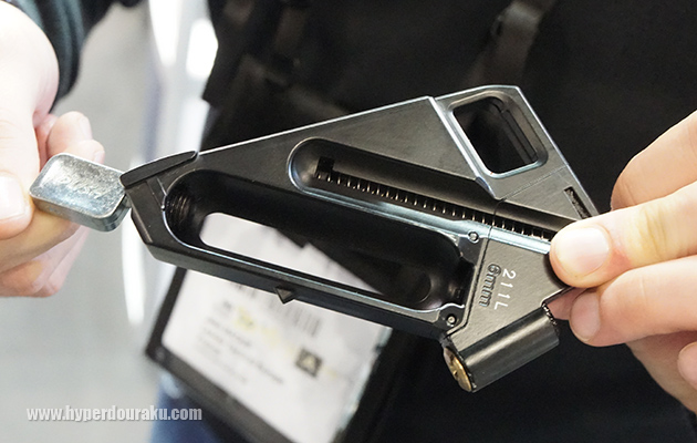 BB弾とCO2カートリッジ