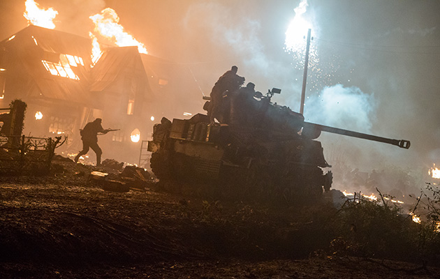 迫り来る300人のドイツ兵