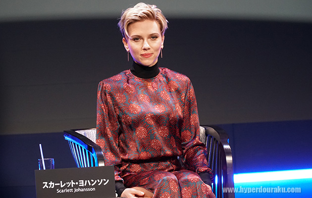 スカーレット・ヨハンソン(少佐役)