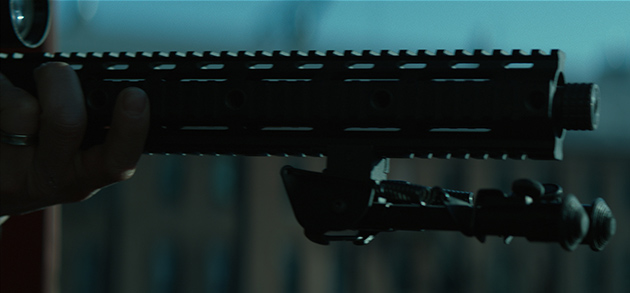 敵から奪った銃