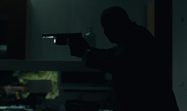 グロック19にサプレッサーとウエポンライト