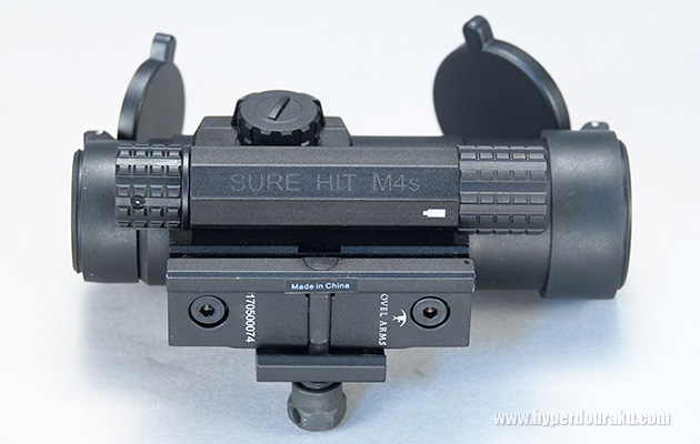 電池コンパートメント横に「SURE HIT M4s」