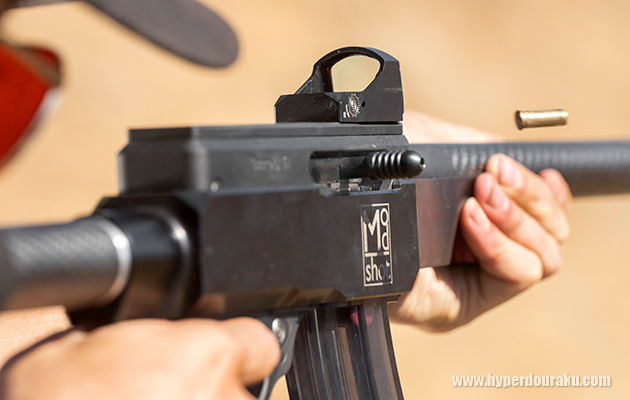 快晴の野外でもクッキリ