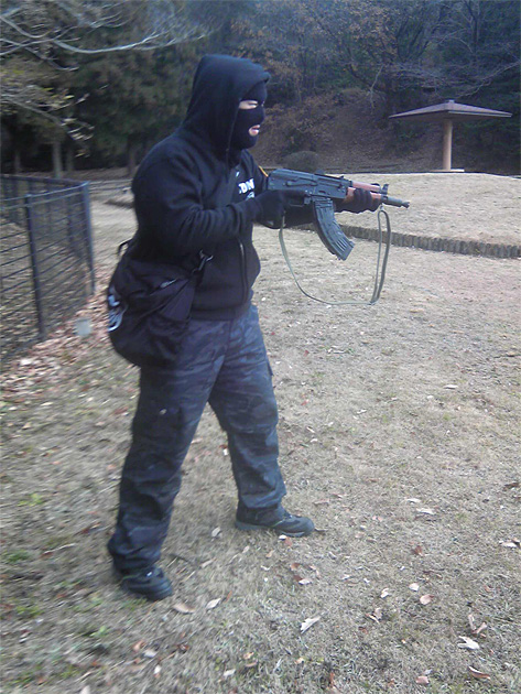 逃げ場がねぇ…