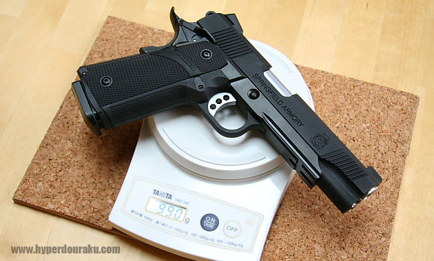 重量は約990グラム