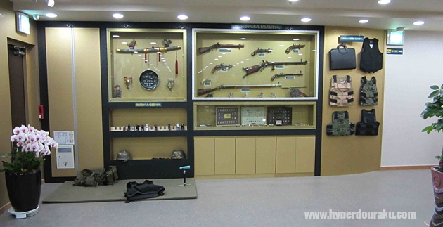 明洞(ミョンドン)実弾射撃場　2012　ディスプレイ