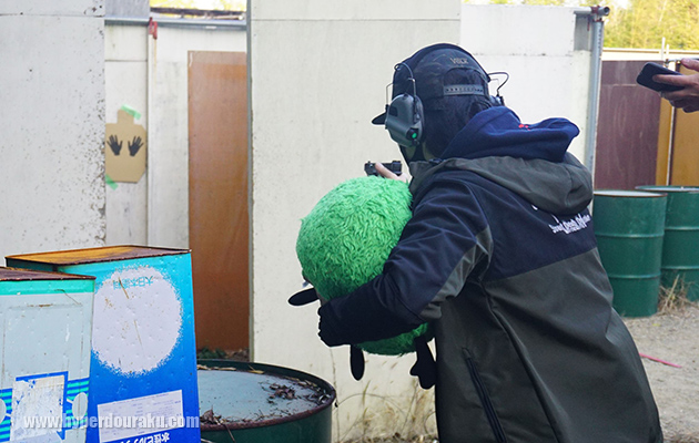 赤ちゃんを抱えて体制を維持