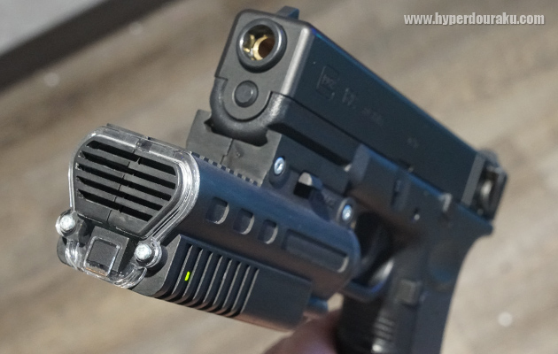 バッテリーと安全装置が一体になったデバイスがアンダーマウント