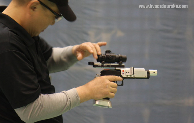 スティックシフトを装備したカップガン