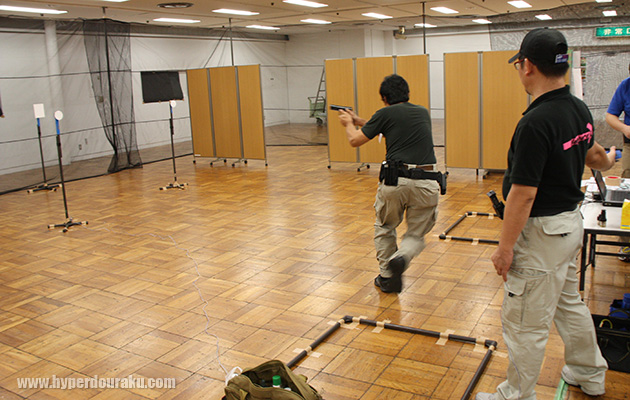 シューターが移動して撃つ