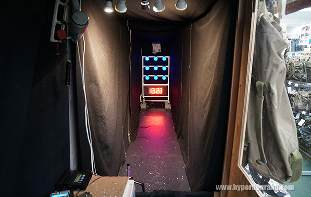 店内に6mのシューティングレンジを設置