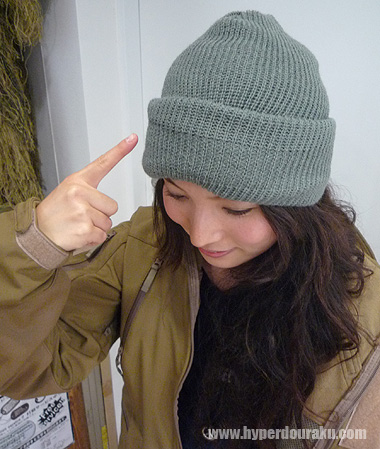 色はブラック、グレー、OD