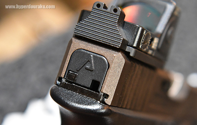 スライド後部のカバー