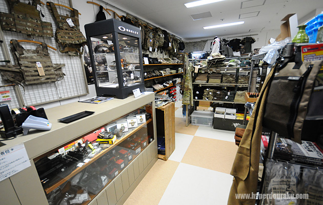 レジ周り オークリーのサングラス