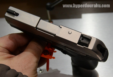 上から見るとかなり薄い