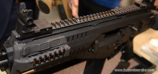 ピカティニーレールに電極