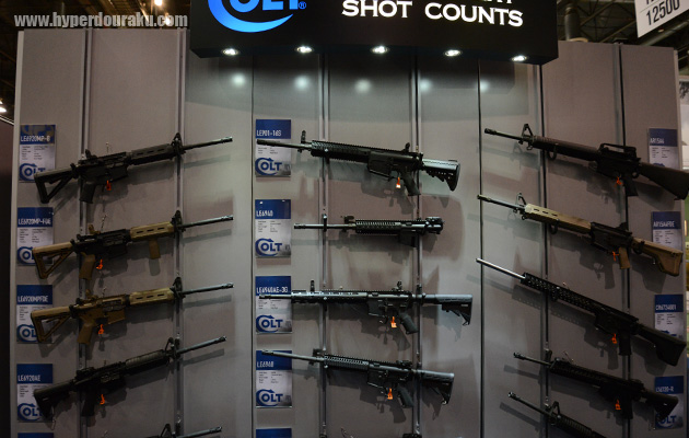 AR系のライフルがズラリ