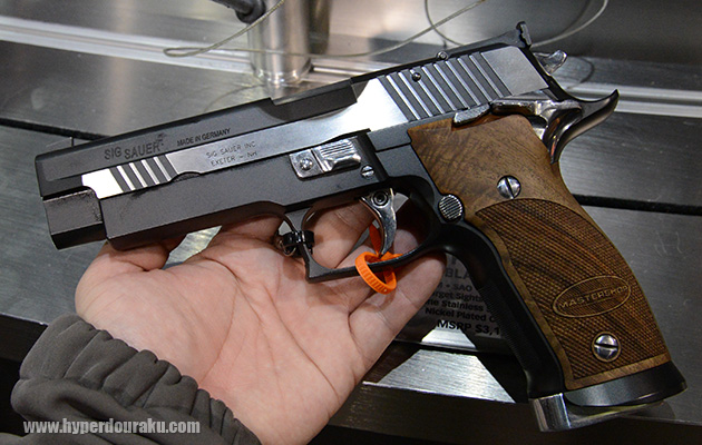 X-FIVE BLACK AND WHITE