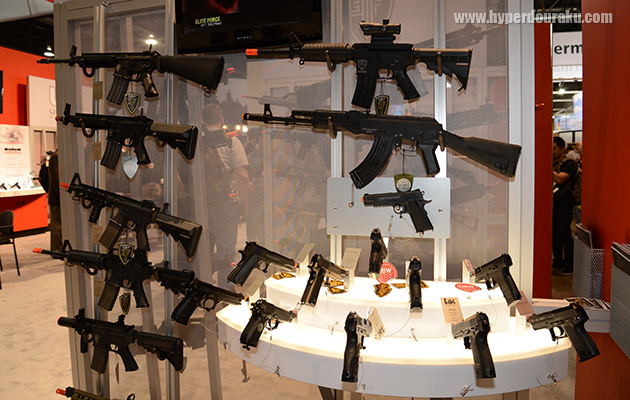 ARやAKといったモデル