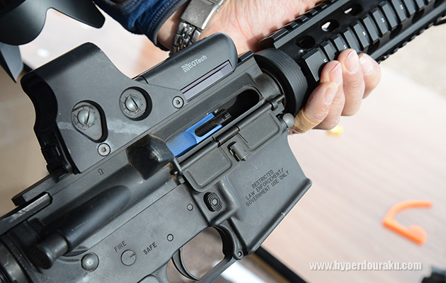 青いボルトキャリア