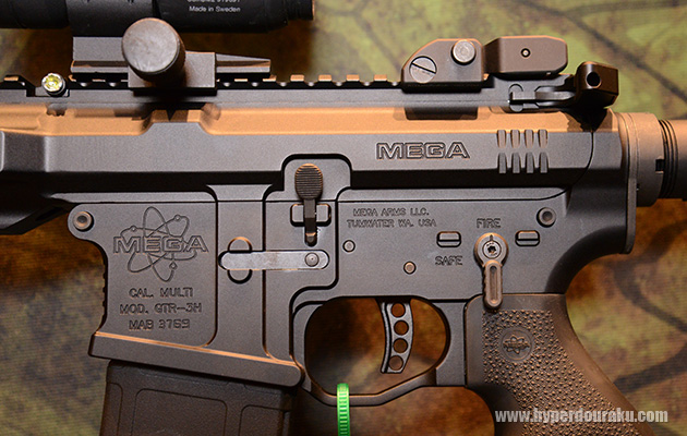 補強リブの入った独特の形状のレシーバー