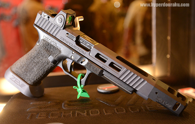 SF的なルックス