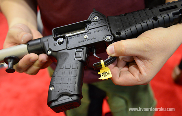 トリガーガードを引く