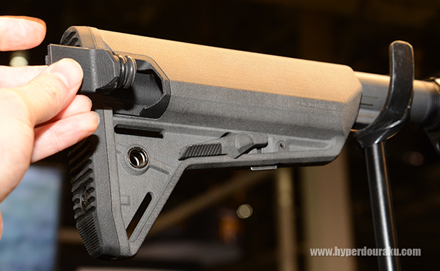 バッテリースペースのキャップ