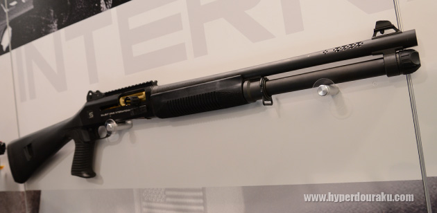 Benelli M4 ショットガン