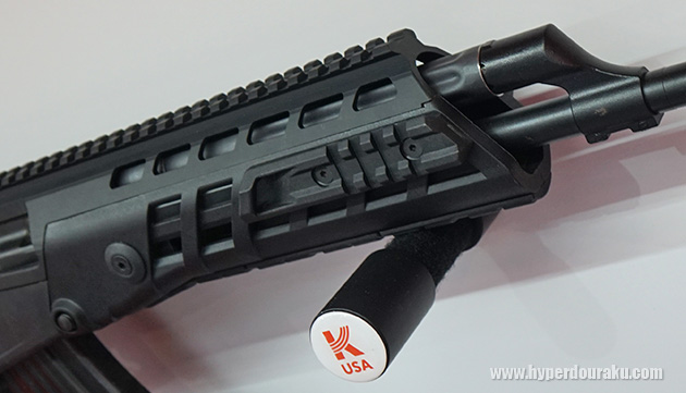 ハンドガードも樹脂製