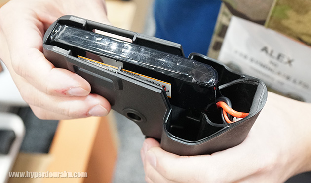 PTSオリジナルでミニバッテリーが縦に収納可能