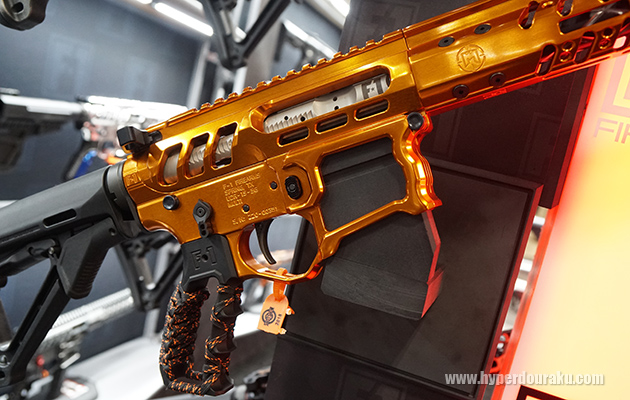 カラフルなフィニッシュ