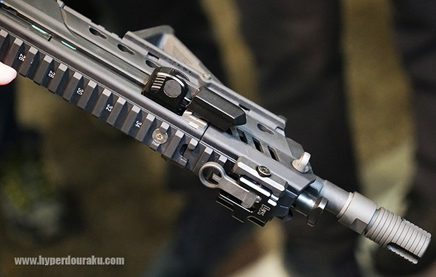 折り畳み式のコッキングレバー