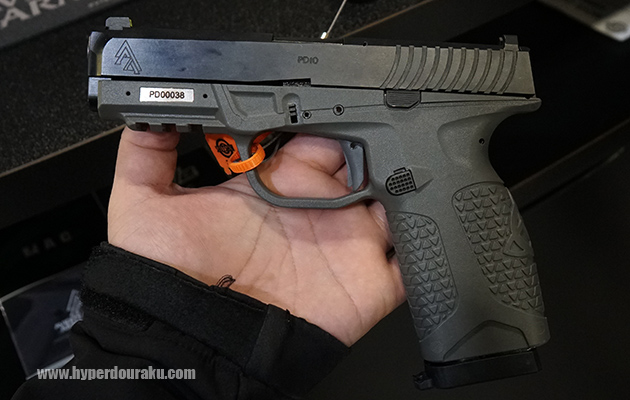 米国製のポリマーフレームオート