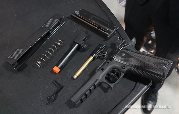 ローラーロッキング式ブローバックシステム