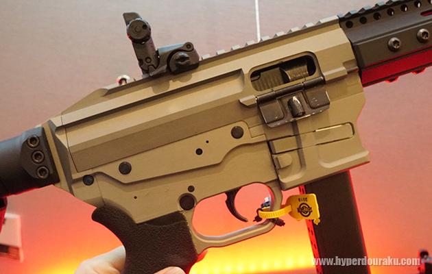 トリガーとボルトが連動