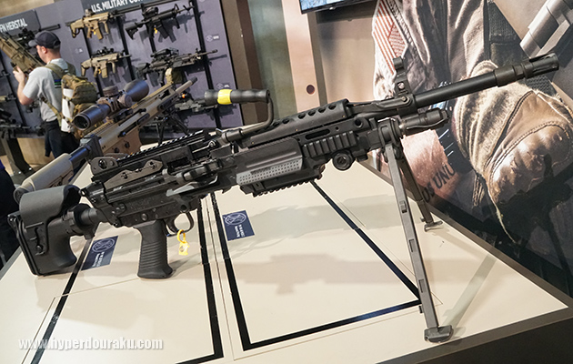 新型のハンドガードやストック