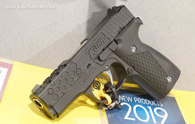 六角形のカットが入ったカスタムK9