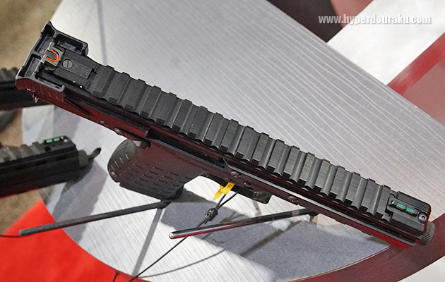 フルフラットなトップレール