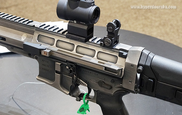 コッキングハンドル