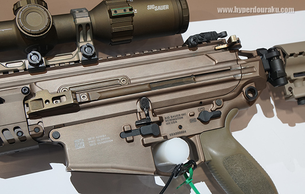 チャージングハンドル