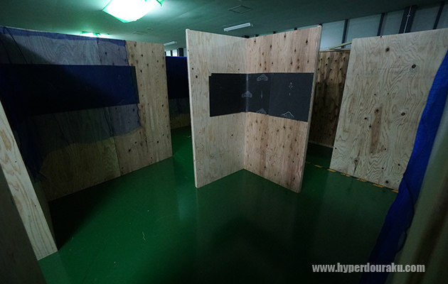 内部は入り組んだ作り