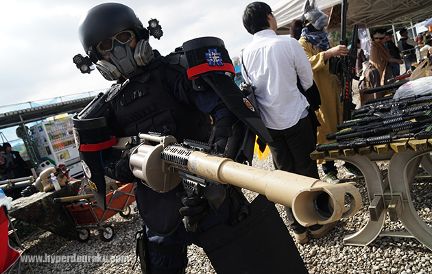 戦車砲のようなリボルバーランチャー