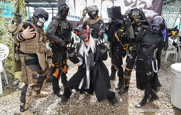 グループでテーマを決めて参戦