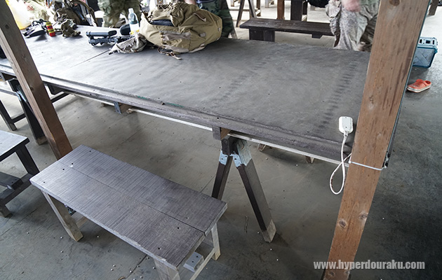 セフティの机と椅子