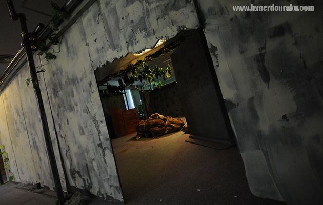 潜り抜けられる穴