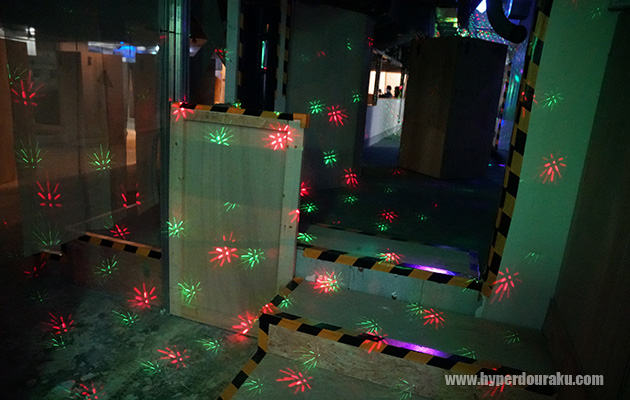 レーザー光線による光の演出