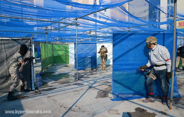 ネット越しに敵が見える