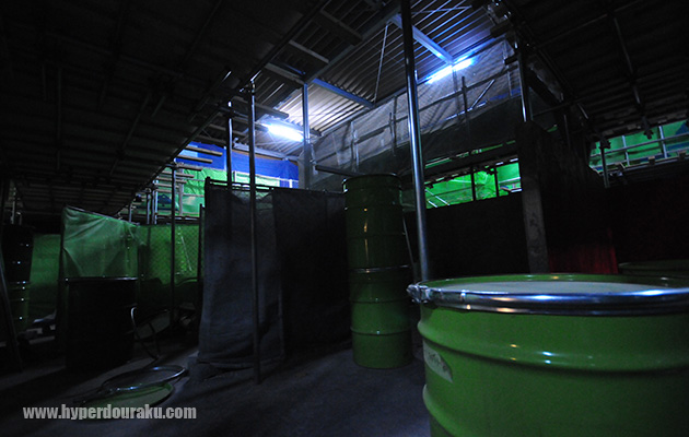 フィールド内は結構暗く